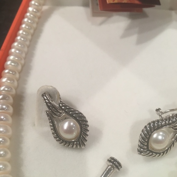 Mandarin Cultured Pearl Necklace and Earings - Picture 2 of 5